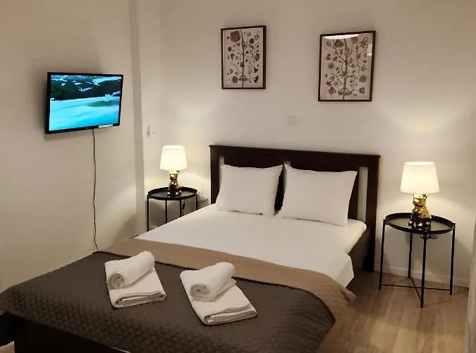 Downtown Athens Apartment