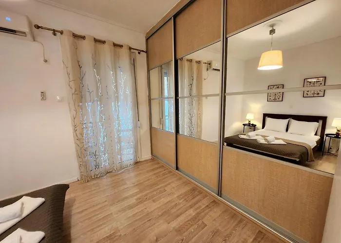 Downtown Athens Apartment